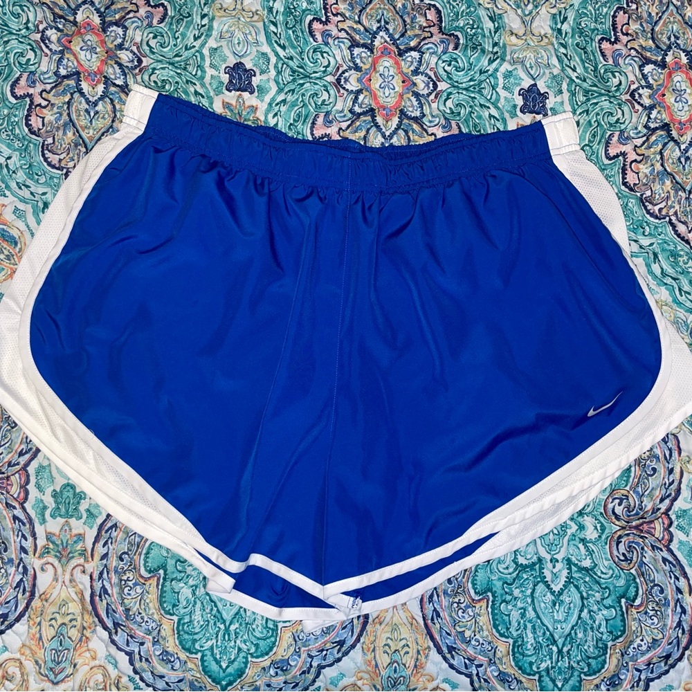Women’s plus size Nike Tempo shorts